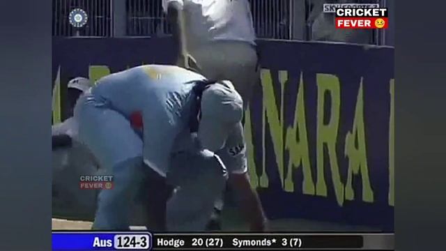 SACHIN TENDULKAR SHOKING BOWLING 😱 TOOK BACK TO BACK WKTS IND VS AUS ODI 2007 MOST SHOCKING BOWLING смотреть онлайн