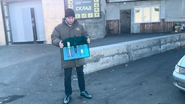 Лопата Polisad не ломается наездом автомобилем - прочная и легкая сезон 2024-2025г. будет хорош смотреть онлайн