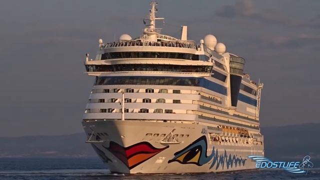 AIDAbella departing Port of Split 6/5/16 - Croatia HD смотреть онлайн