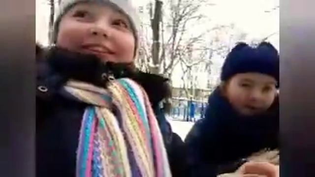 VLOG: ГУЛЯЕМ ПОСЛЕ ШКОЛЫ С ЯНОЙ. СНЕГА ПО КОЛЕНИ!!! смотреть онлайн