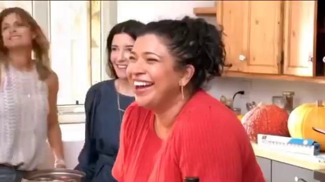 SELENA+CHEF season 2 - Selena's nicknames with her friends смотреть онлайн