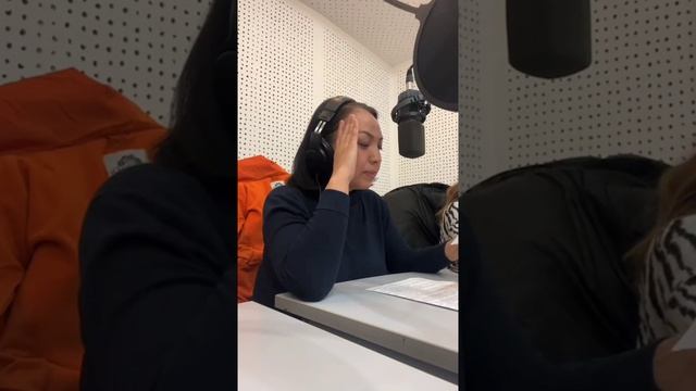 Дубляжды айтыс сахнасына айналдырдық режиссор бәрімізге все эти дебилы деген ат қойып берді ойбай-а смотреть онлайн