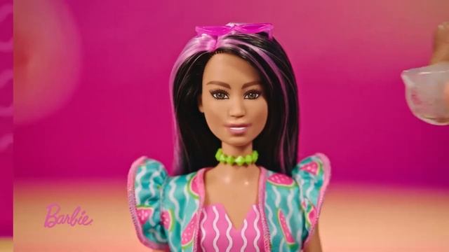 Barbie - Muñeca Color Reveal Con Aroma Frutas Dulces HLF83 смотреть онлайн