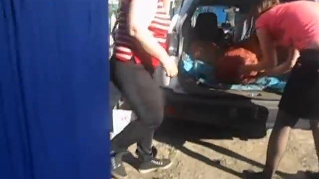 Людмила тоскает картошку с женой брата смотреть онлайн