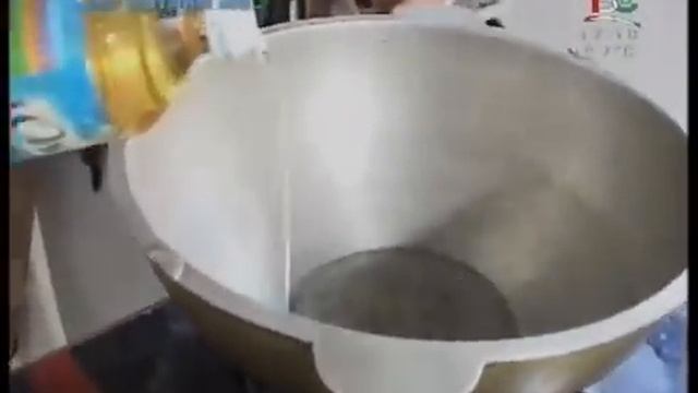 Африканец поет на таджикском.African singing in Tajik. смотреть онлайн