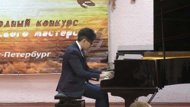 Кочерян Эдуард. Бабаджанян "Вагаршапатский танец" смотреть онлайн