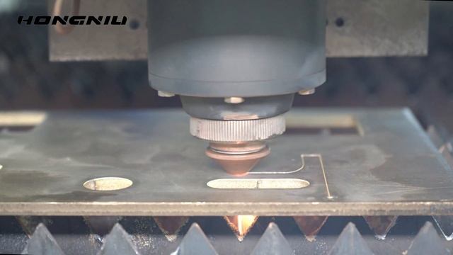 Станок для лазерной резки металла мощностью 6000 Вт/6 кВт для резки латуни толщиной 6 мм смотреть онлайн