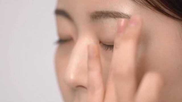 Kem xoá nếp nhăn và quầng thâm mắt Esthetic House смотреть онлайн