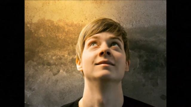 Psychology: The Halo Effect - How our Decisions can be Influenced by Radiant Beauty (part 2) смотреть онлайн