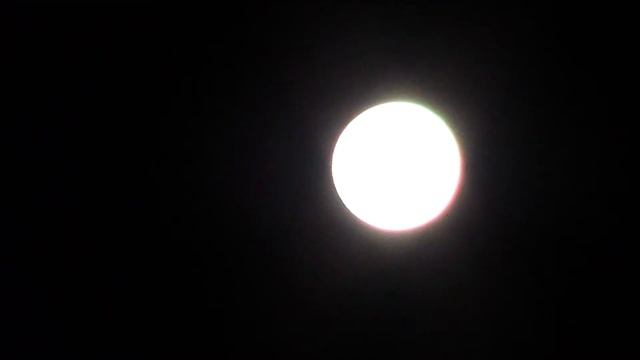 Лунный диалог  - Человек с луной беседует