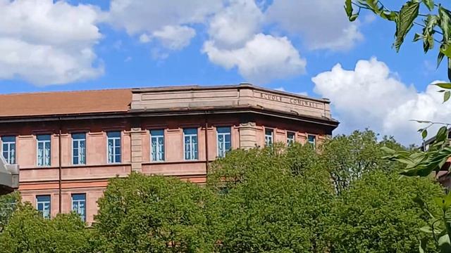 ,Проход, дверь( Porta) -это слово часто используется моей Суперинтеллекшей. Милан с сотым оттенком смотреть онлайн