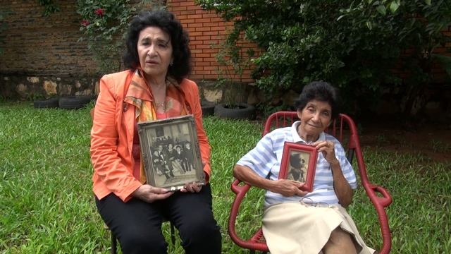 Gladys Meza y Ester Lopez, viuda de Gumersindo A. Aquino смотреть онлайн