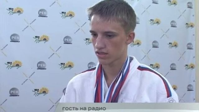 20-10-15 - Гость на радио Комаров смотреть онлайн