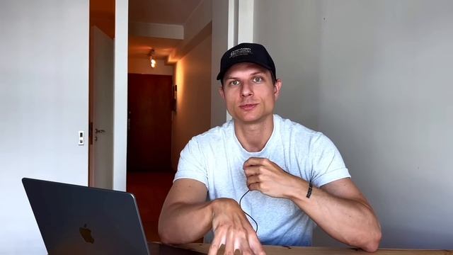 Хватит перерабатывать! Сколько подходов тебе действительно надо? | Все про тренировочный объем смотреть онлайн