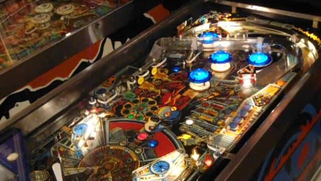 XENON Pinball game play. смотреть онлайн