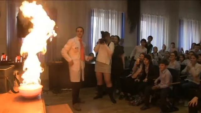 Химические опыты / Сумасшедший профессор / Научное шоу смотреть онлайн
