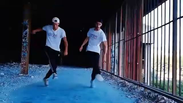 Shuffle Dance School - Ballerini: Luciano Scalchi e Mac смотреть онлайн