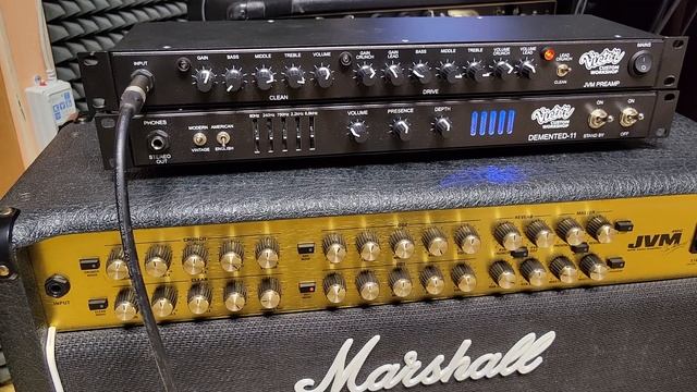 Быстрое сравнение Marshall JVM 410c и Victor Custom Jvm Demented 11 смотреть онлайн