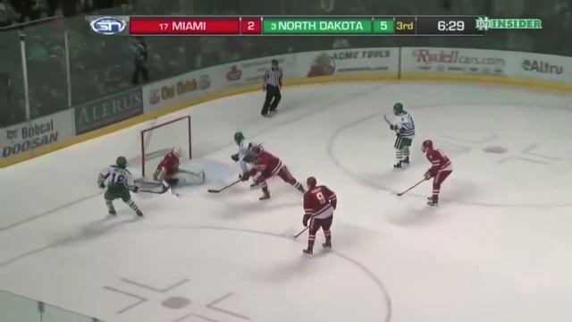 Розыгрыш шайбы командой Университета Северной Дакоты смотреть онлайн