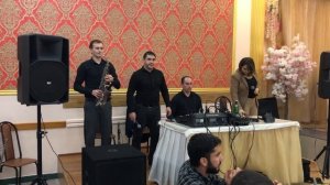 Гр Караван. На свадьбе