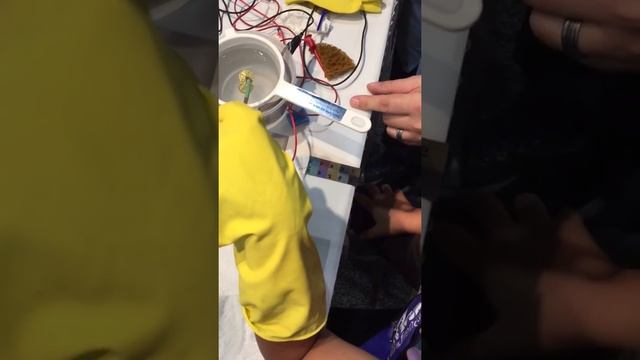 Elena anodizing Niobium w/ Reactive Metals Studio смотреть онлайн