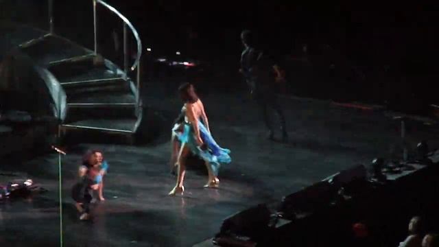 Britney Spears Tribute - Selena Gomez - October 17 2011 Calgary смотреть онлайн