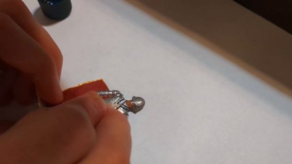 Окрашивание по металлу своими руками. Оловянный рыцарь [4K]  / Metal painting. Tin knight