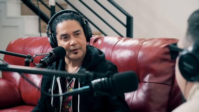 Chris Perez talks Selena, Relationship w/ The Quintanilla's, George Lopez + More смотреть онлайн