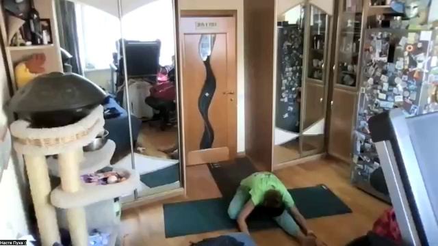 Бережные практики по вытяжению и раскрепощению нижней части тела, скрутки позвоночника