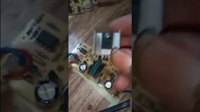 CARGER AKI TANKI SEMPROT ELEKTRIK GANTI IC DAN RESISTOR смотреть онлайн