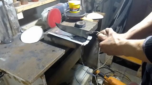 Насыщаю клинок углеродом. смотреть онлайн