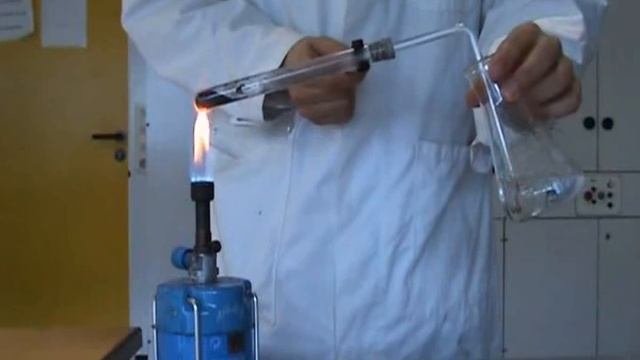 Chemische Reaktion von Kupferoxid mit Kohlenstoff смотреть онлайн