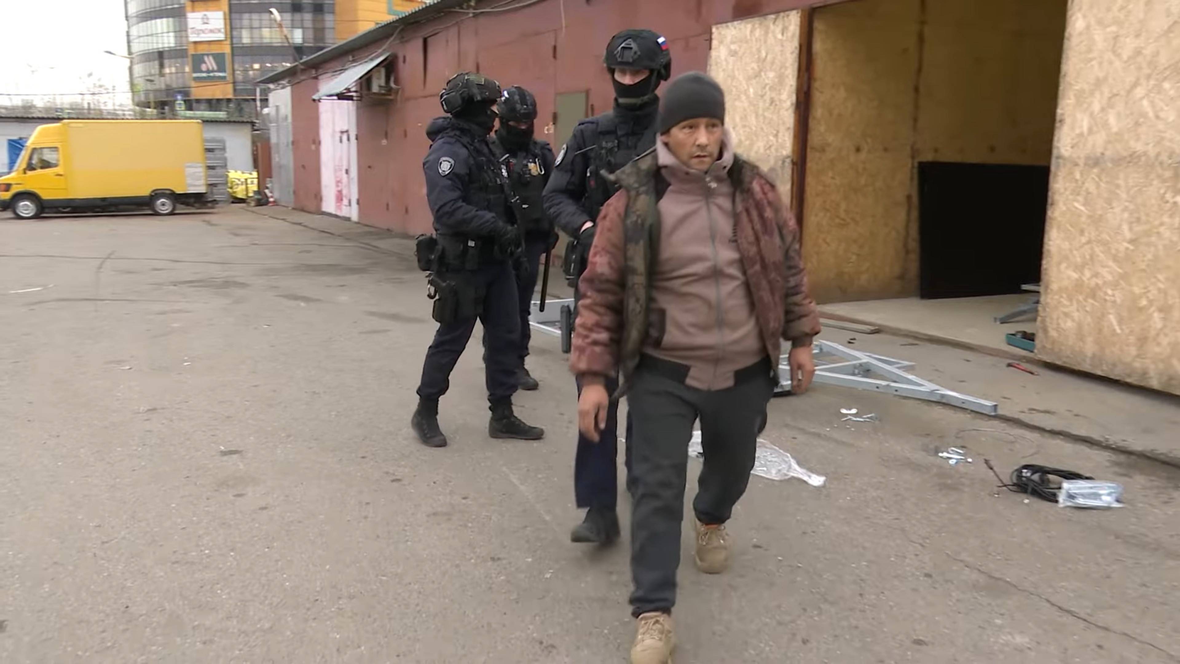 В Реутове провели рейд по мигрантам 13.11.2024 смотреть онлайн