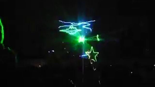 Винница. Лазерное шоу. Открытие ёлки 2009 год.MOV смотреть онлайн