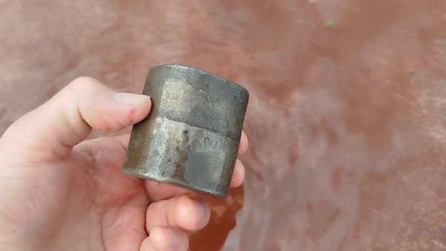 Магнитим рыжий осадок в луже после глиняного дождя. Есть ли частицы металлов?! смотреть онлайн