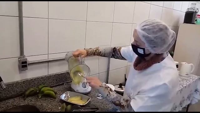 COMO FAZER A PODEROSA BIOMASSA DE BANANA VERDE смотреть онлайн