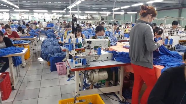 Inside a Garment Factory in Vietnam смотреть онлайн