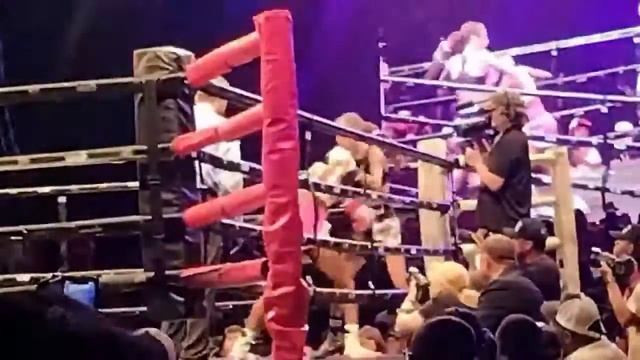 Ester Davis Show - Kingdom Boxing’s Royal Roundz 2 смотреть онлайн