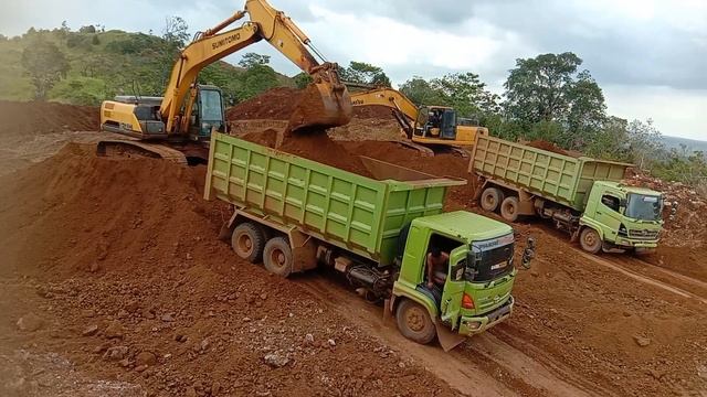 Beko BESAR SUMITOMO vs KOMATSU PC300 muat NIKEL ke MOBIL TRUK смотреть онлайн