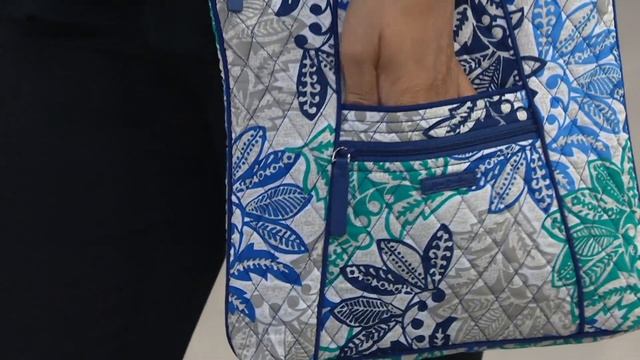 Vera Bradley Signature Print Zip Top Hipster on QVC смотреть онлайн