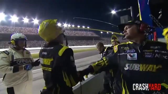 Суровый Nascar! Жёсткий PIT STOP!