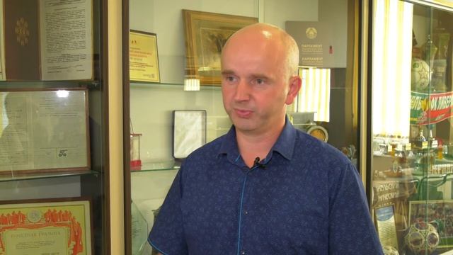 На Гомельском химическом заводе презентовали книгу «Горжусь своей семьей» смотреть онлайн