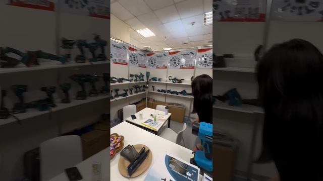 Китайская Makita была и будет на рынке делают в одном месте, наклейки разные и цены смотреть онлайн