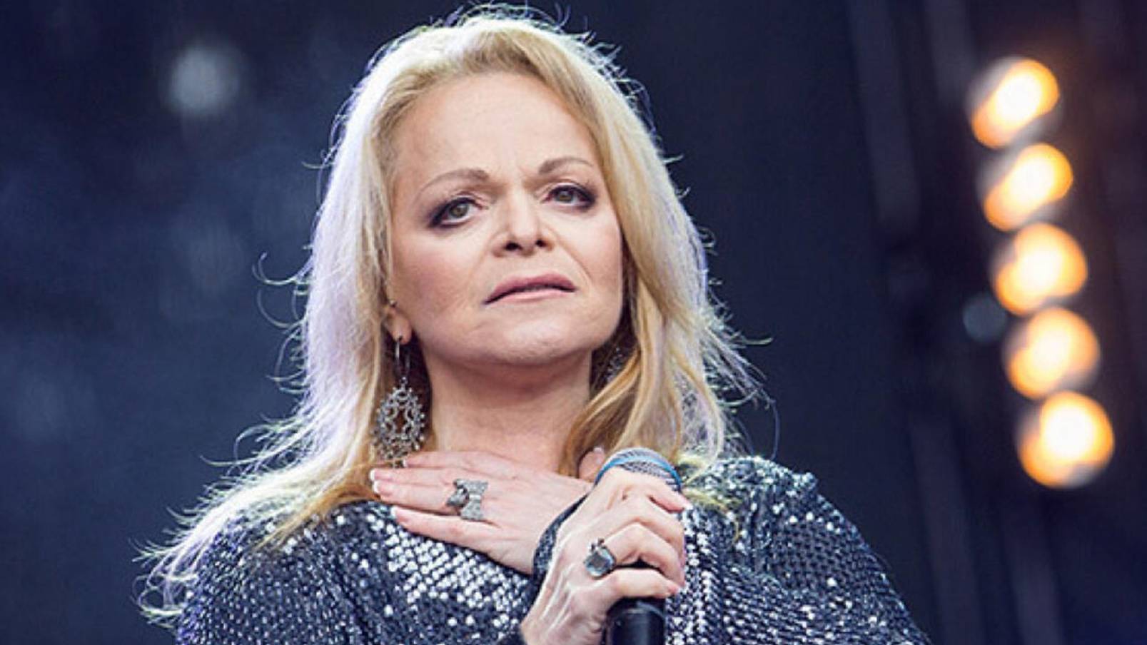 А почему Лариса Долина не хочет судиться с мошенниками? смотреть онлайн