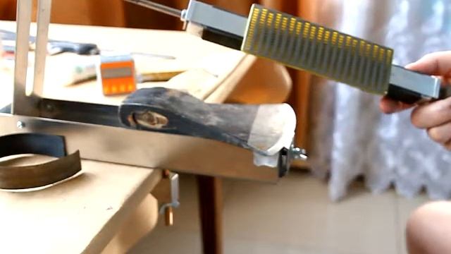 Бритвенная заточка топора. Заточная система Строгова. Shaving Razor Sharpening Ax.