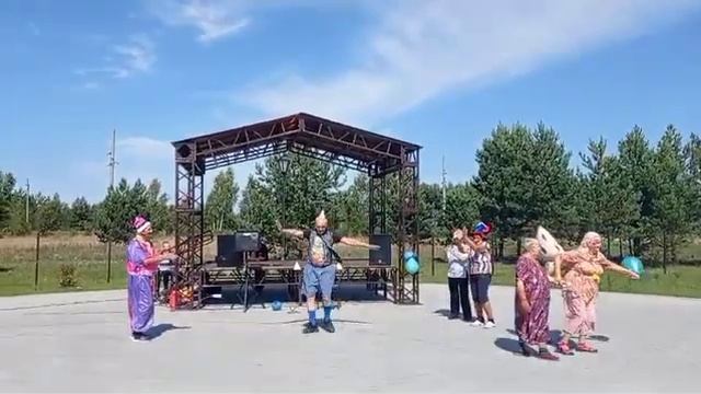 «Цирк уехал, клоуны остались» смотреть онлайн