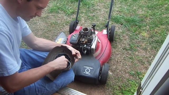 How To Replace Small Engine Starter Rope (Pull String) смотреть онлайн