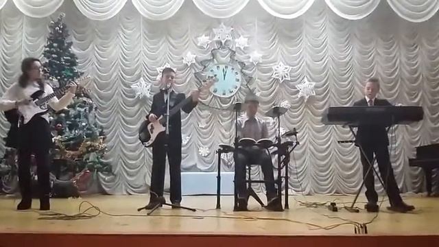Кохана Дарниця. Выступление ВИА "Диалог" гимназии "Диалог", г. Киев смотреть онлайн
