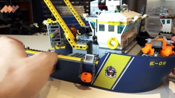 LEGO City_ Deep Sea Exploration Vessel - Brickworm.mp4