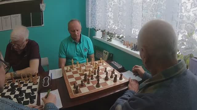 Личное первенство г.Ленинск-Кузнецкий по шахматам 4-тур. Веденичев-Шалгин 1/2 : 1/2 04.02.2024 г. смотреть онлайн